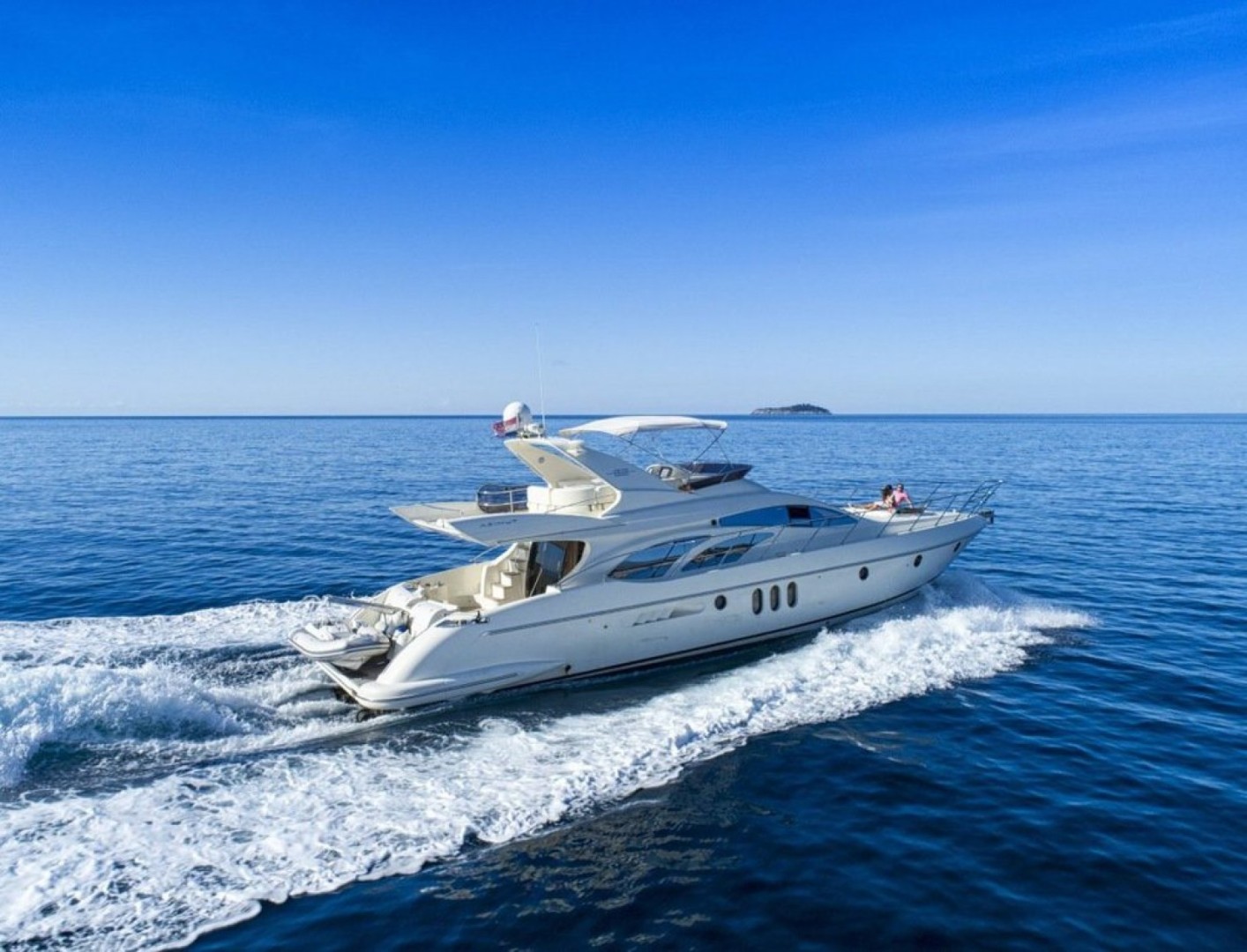 How can you secure the best views during a yacht rental trip?